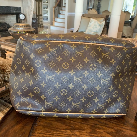 Louis Vuitton Evasion Luggage - Picture 6 of 16